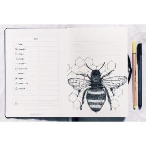40 More Stunning bee and honey bullet journal spreads
