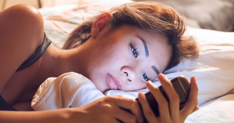 5 things highly productive people never do after 9 PM