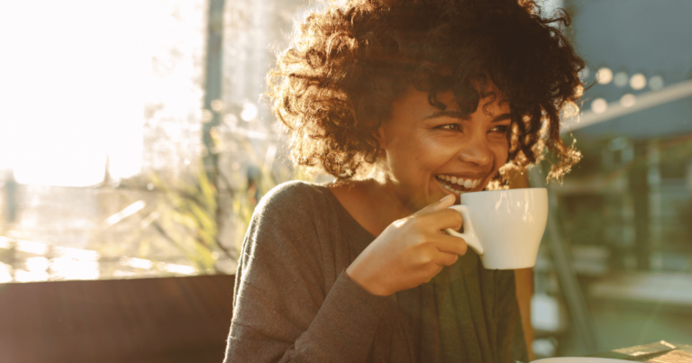 8 things you’re doing in public that show you’re a highly introverted person