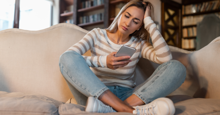 People who reread text messages multiple times before sending usually have these 8 personality traits