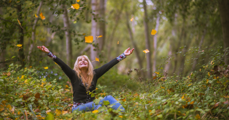 7 rare qualities of people who choose solitude over social overwhelm