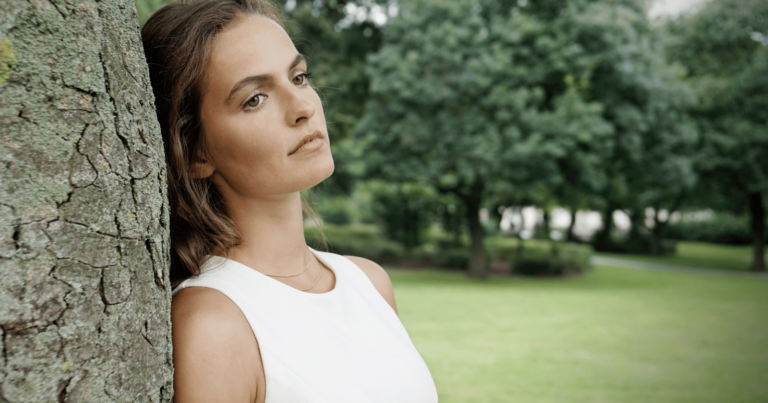 8 behaviors that seem ‘kind’ but actually come from chronic people-pleasing