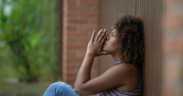 If you have a hard time asking for help, psychologists say you probably share these 7 subtle traits