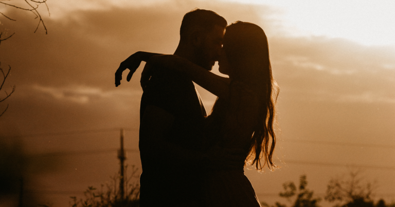 4 zodiac signs who meet “the one” exactly when they stop looking